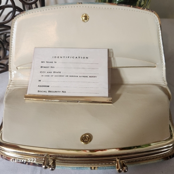 Vintage Canvas Wallet Clutch with Venice River Scene - Picture 9 of 14